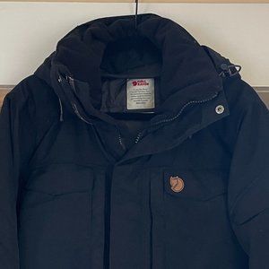Black Fjallraven Nuuk Parka